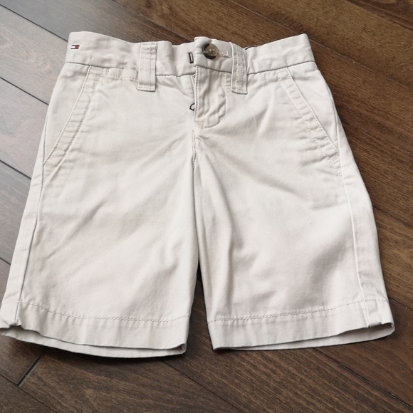 Tommy Hilfiger shorts for boys size 5 - Picture 1 of 11